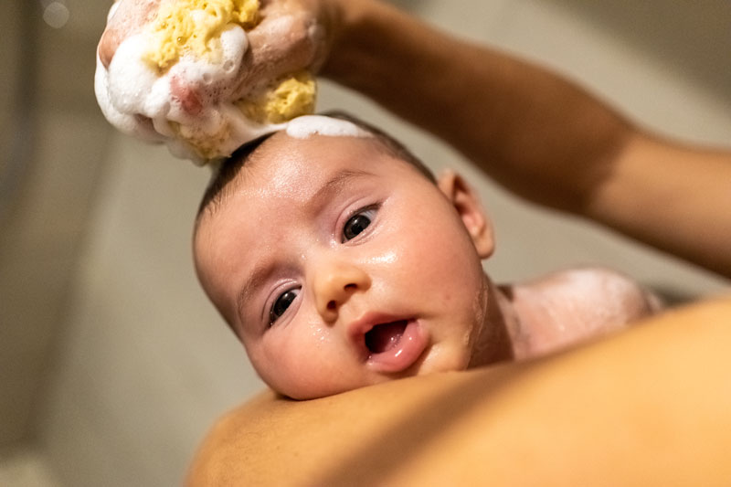 How to Give Newborn First Bath Safely